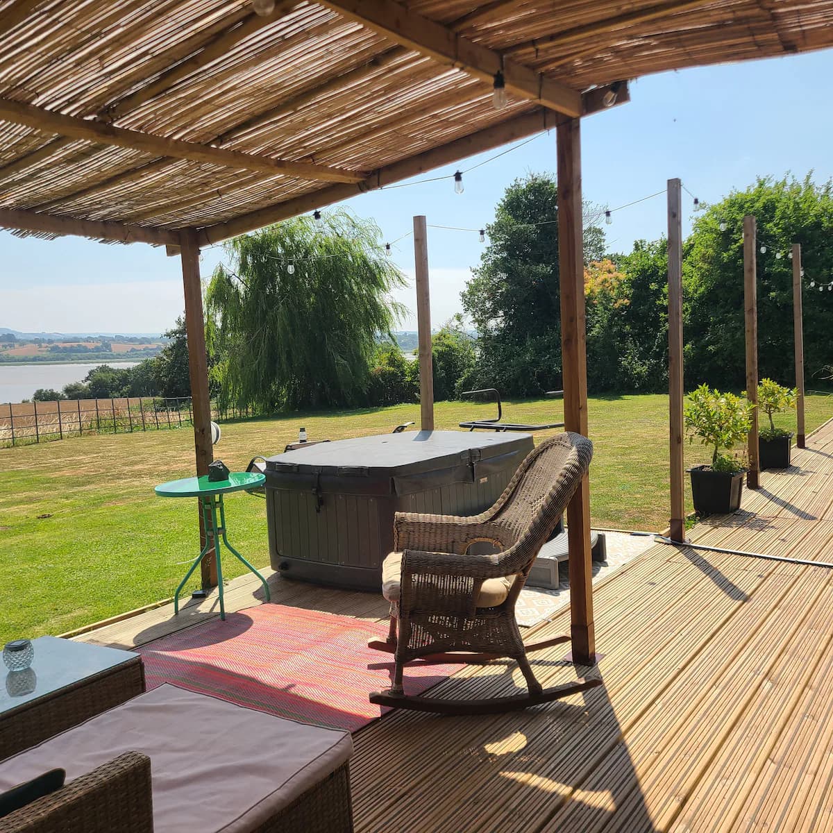 The Riverside Retreat - Photo 5